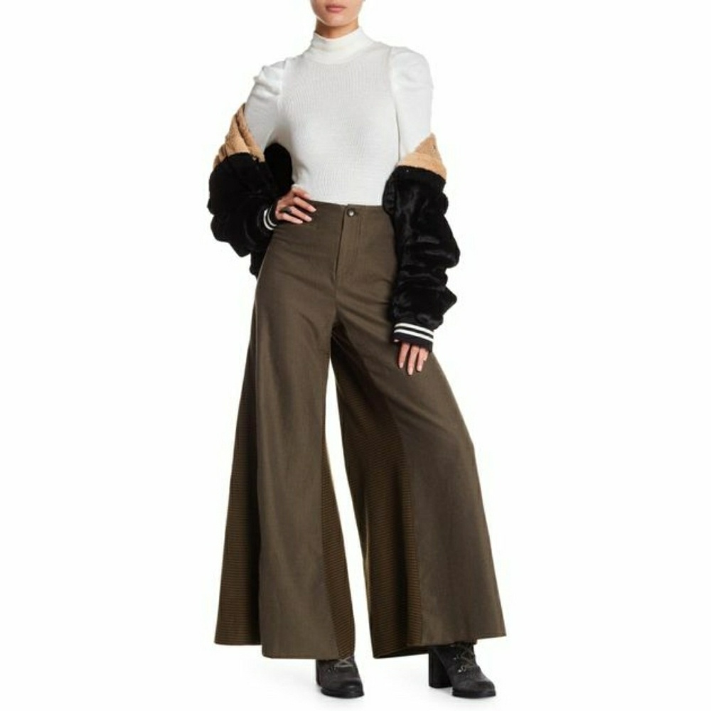 Wide-Leg High-Waist Pants in Olive Green